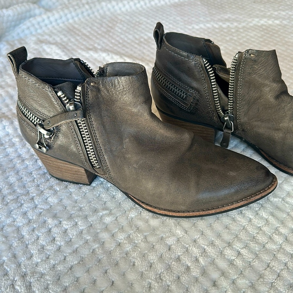 Dolce Vita, dark gray leather Saylor booties, women’s sz 9
